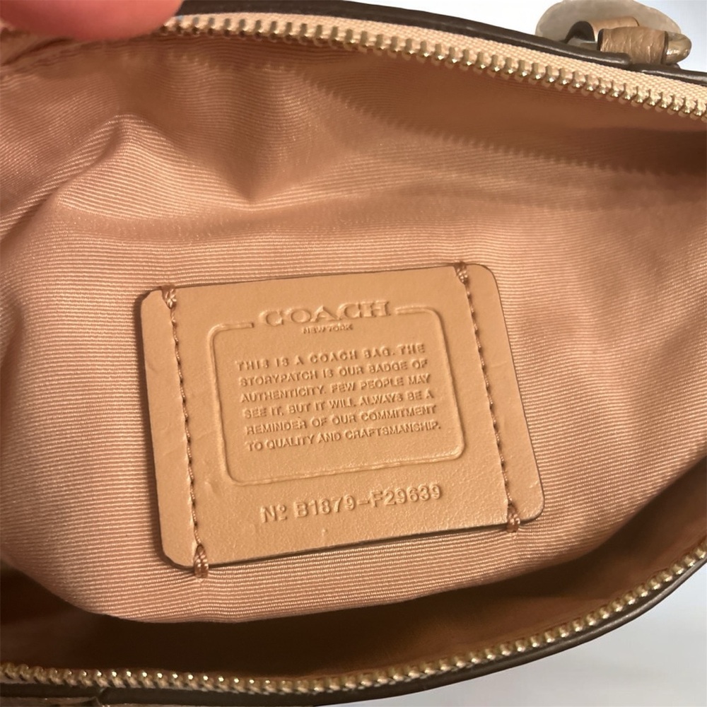 Coach pebbled leather mini Kelsey
Crossbody - Picture 5 of 5